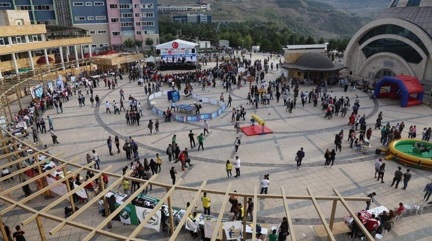 K&Uuml;LBİSS&rsquo;te şampiyonların kupa heyecanı