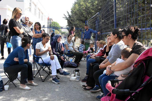 'Kaçırma girişimi' iddiasından sonra okul önünde çaylı kurabiyeli nöbet