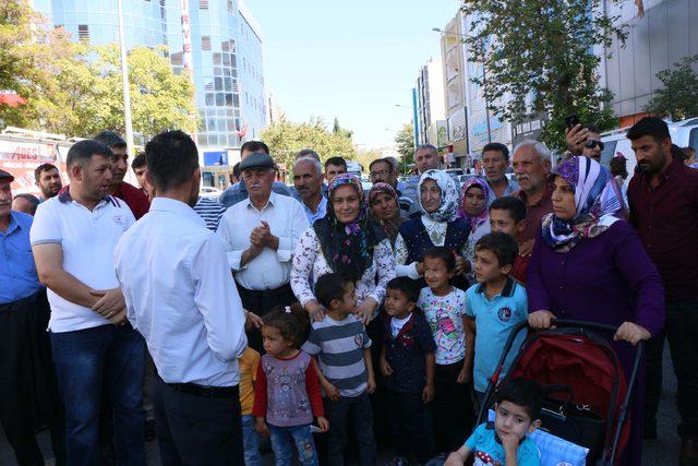 Özel güvenlikçilerden yol kapatma eylemi