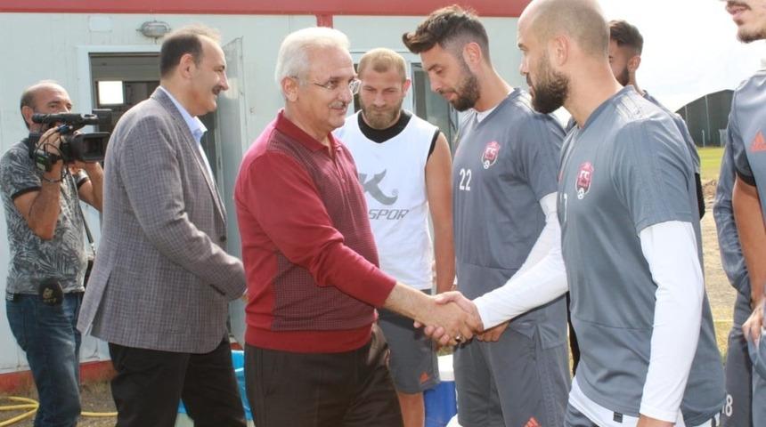 Başkan Başsoy&rsquo;dan Anagold 24 Erzincanspor&rsquo;a ziyaret