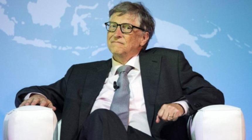 Bill Gates koltuğundan oldu