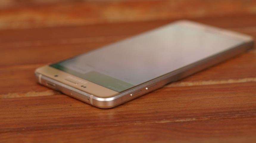 Galaxy A9 teknik &ouml;zellikleri ile şaşırttı!