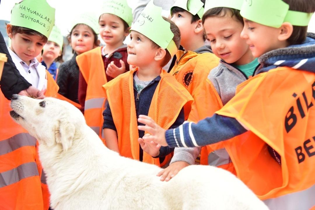 200 anaokulu &ouml;ğrencisi can dostları ile buluştu