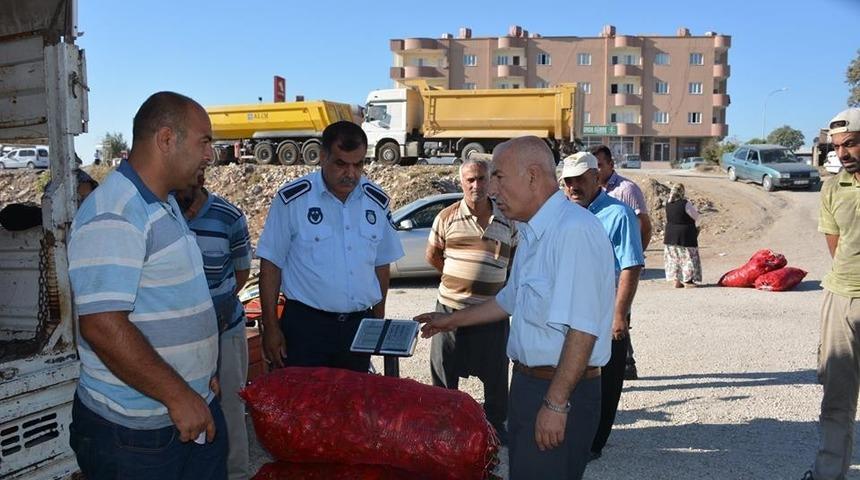 Nurdağı&rsquo;nda zabıtalar pazarcı tezgahlarını denetledi