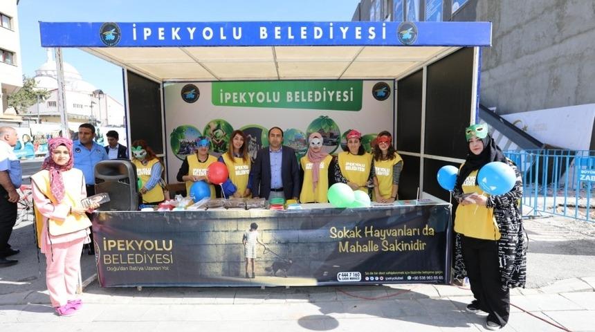 İpekyolu Belediyesinden &lsquo;D&uuml;nya Hayvanları Koruma G&uuml;n&uuml;&rsquo; etkinliği