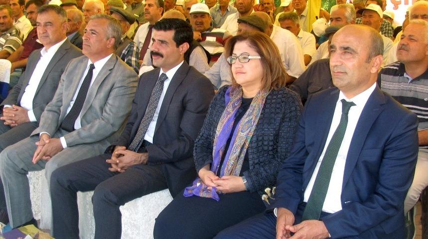 Gaziantep B&uuml;y&uuml;kşehir Belediyesi Destekleriyle Arabanlı &Ccedil;ift&ccedil;ilerin Y&uuml;z&uuml;n&uuml; G&uuml;ld&uuml;r&uuml;yor