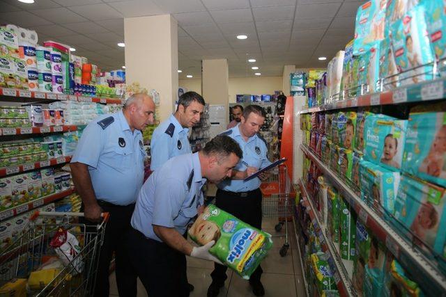 Denetimlerde 2 markete ceza yazıldı