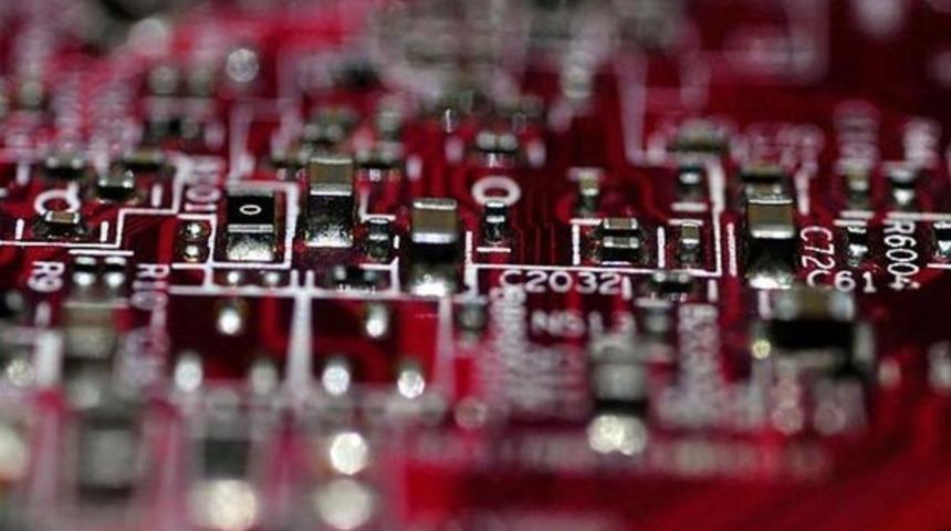 Apple ve Amazon'u savunma yapmak zorunda bırakan 'minik casus çip' iddiası!