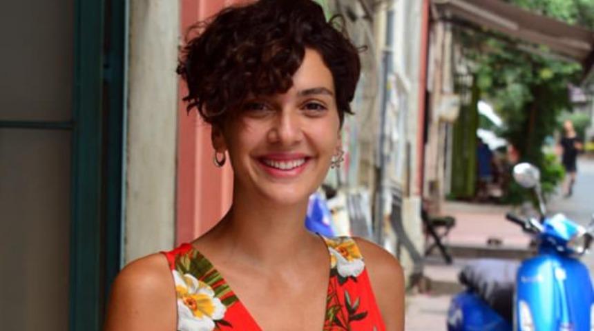 Berg&uuml;zar Korel'den YSK'ya tepki: Kendimi &ccedil;&ouml;p gibi hissediyorum