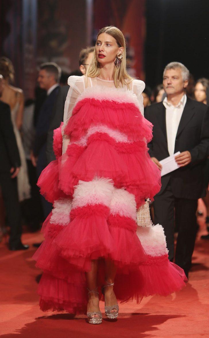 Antalya Uluslarası Film Festivali'nde kırmızı halıda şıklık yarışı G2