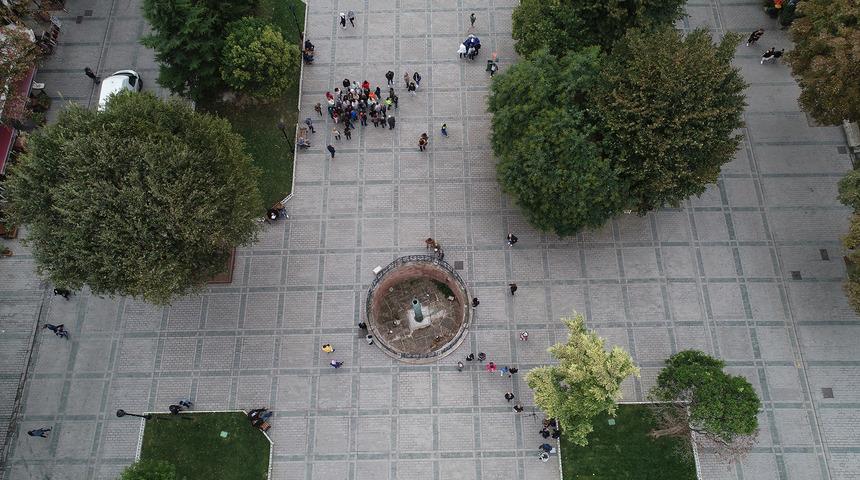 Sultanahmet'teki 2500 yıllık Yılanlı Sütun önlem alınmazsa yok olacak