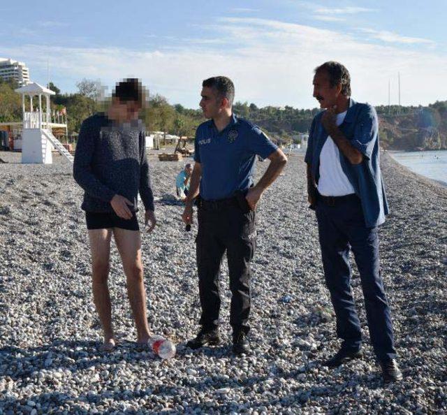 Alkol alıp bilincini kaybetti, saatlerce denizde uyudu 1