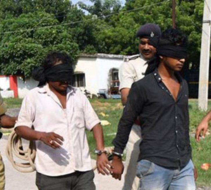 Hindistan'da iğrenç olay! Biri tecavüz etti, diğeri video çekti G3