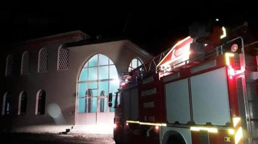 Y&uuml;kseklik korkusu olan imam kubbeden inemedi