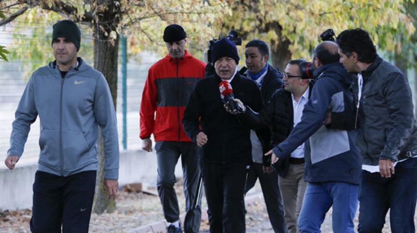 Milli Savunma Bakanı Hulusi Akar Kızılcahamam'da sabah yürüyüşü yaptı