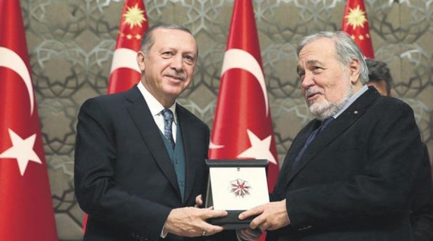 K&uuml;lt&uuml;r ve Turizm Bakanlığı danışmanı olan Prof. Dr. İlber Ortaylı'dan eleştirilere yanıt: Maaş s&ouml;z konusu değil