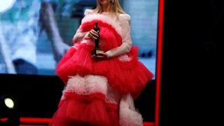 Tuba Ünsal kıyafetiyle sosyal medyayı salladı