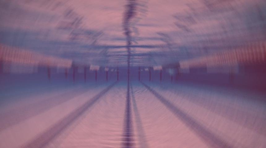 Y&uuml;zme havuzunda korku dolu anlar: 32 kişi hastaneye kaldırıldı!