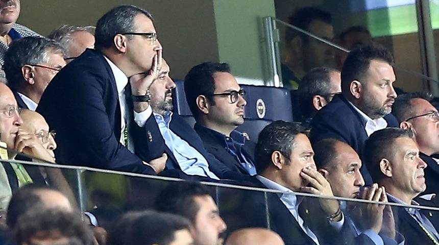 Başakşehir maçı sonrası Ali Koç kurmaylarıyla görüşme yaptı