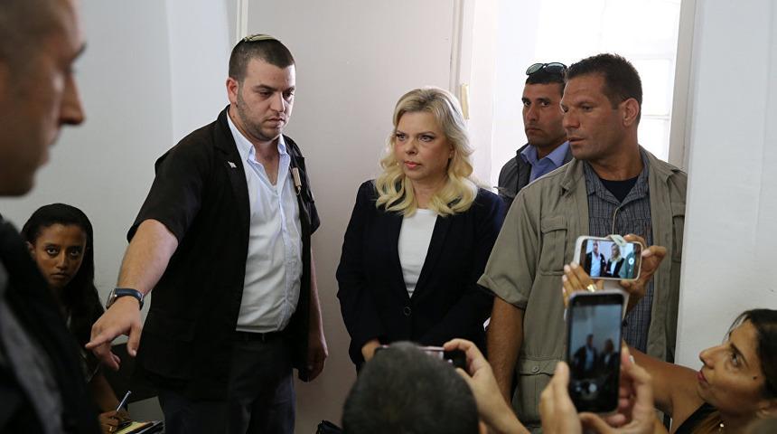 Netanyahu'nun eşi 'dolandırıcılık' iddiasıyla hakim karşısına &ccedil;ıktı