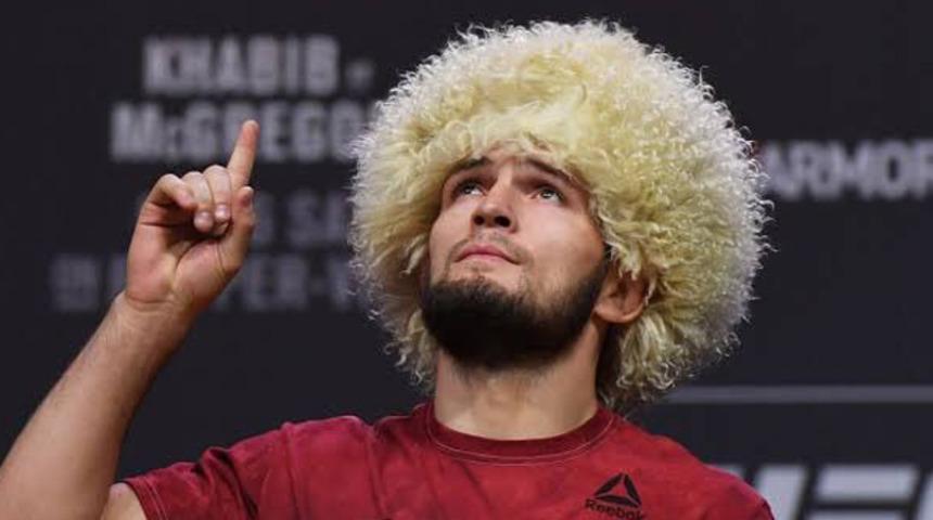 Khabib Nurmagomedov kemerini korudu