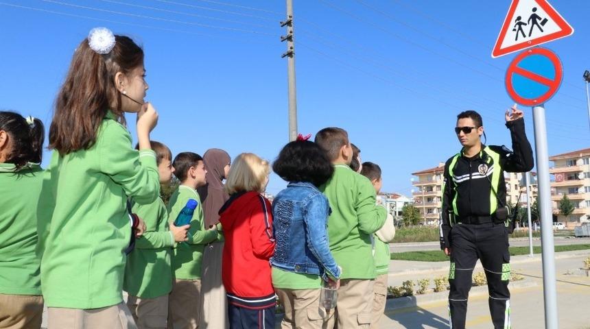 Yalova&rsquo;da trafik eğitimi