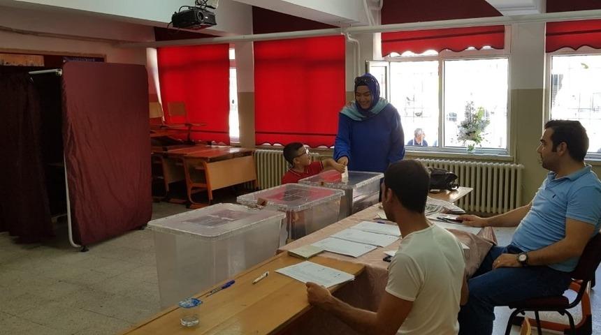 Kilis Eğitim-Bir-Sen delege ve temsilcilerini se&ccedil;ti