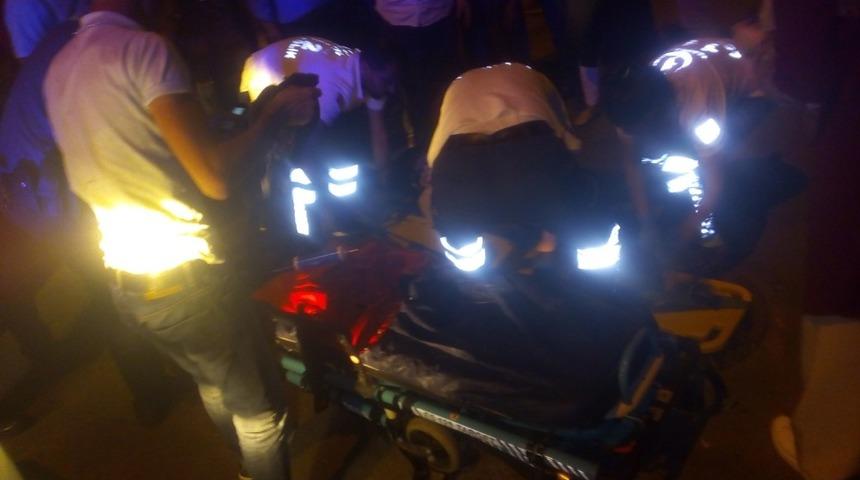 Motosiklet ile minib&uuml;s &ccedil;arpıştı: 1 yaralı