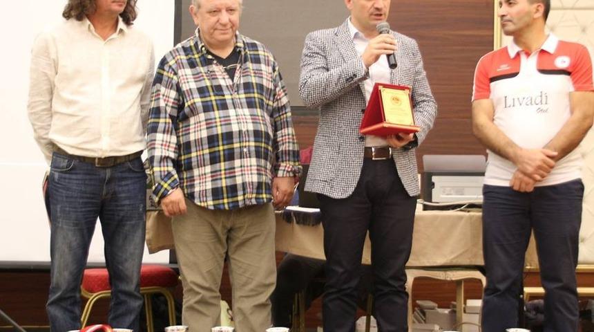 Ak&ccedil;akoca&rsquo;da palamut bri&ccedil; turnuvası d&uuml;zenlendi