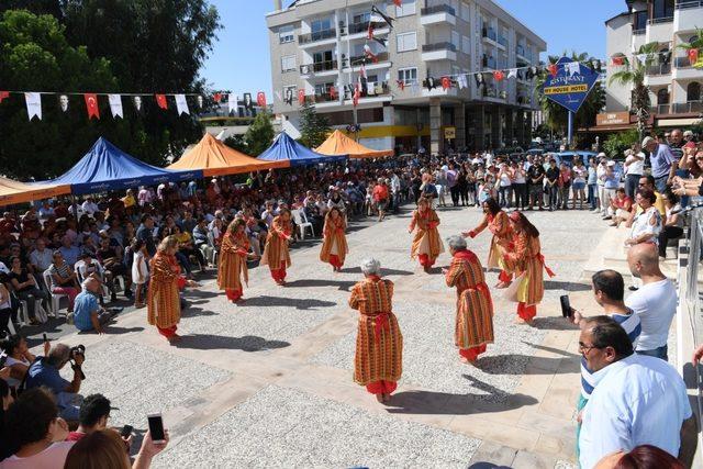 Başkan Böcek, aşure ikram etti