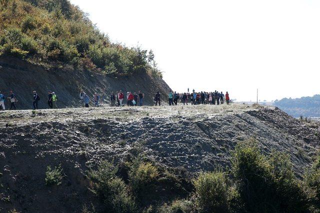 Doğaseverler Pamukova’da yürüdü