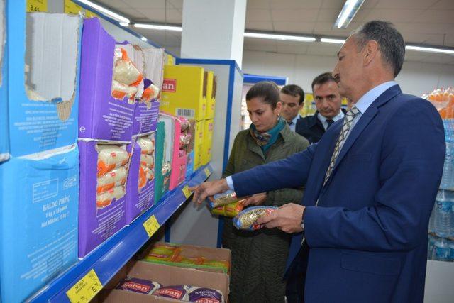 Zabıta marketlerde fiyat denetimine çıktı