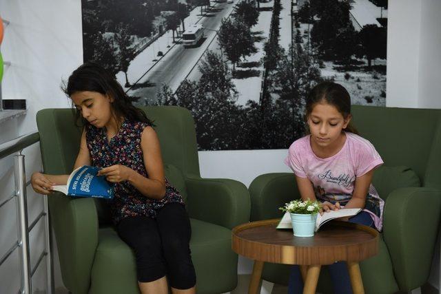 Yeşilyurt’ta 24 saat boyunca kitap okuma ve ders çalışma imkanı