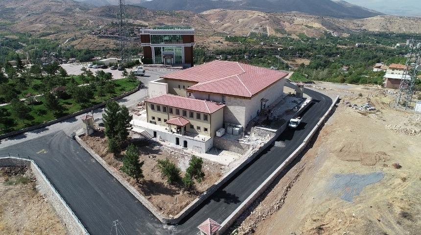 Yeşilyurt&rsquo;ta 24 saat boyunca kitap okuma ve ders &ccedil;alışma imkanı