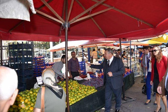 Başkan Çerçi Karaköy Pazarını gezdi