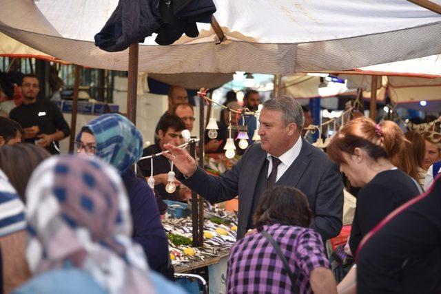 Başkan Çerçi Karaköy Pazarını gezdi