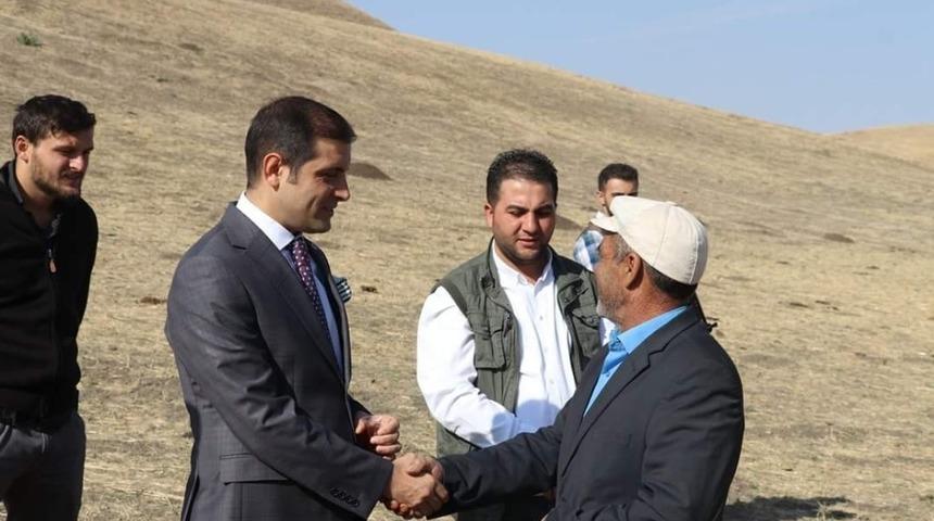 Kaymakam Erat K&ouml;ylerde yapılan &ccedil;alışmaları inceledi.