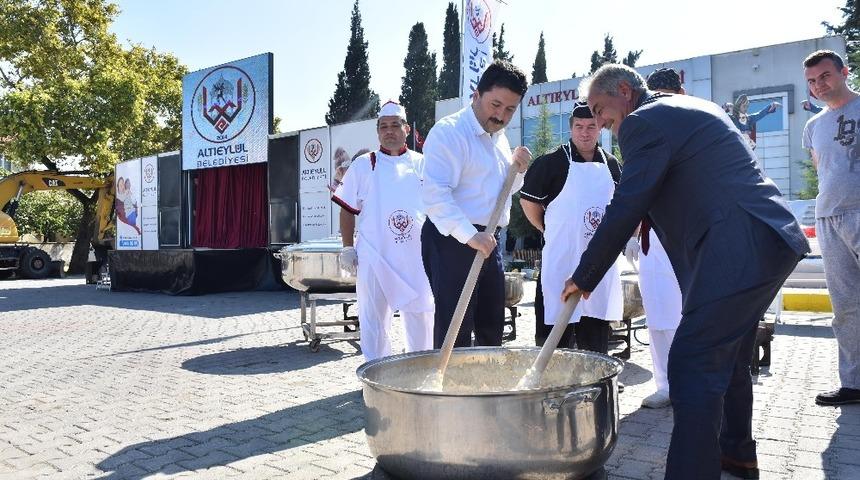 Altıeyl&uuml;l Belediyesi&rsquo;nden Keşkek hayrı