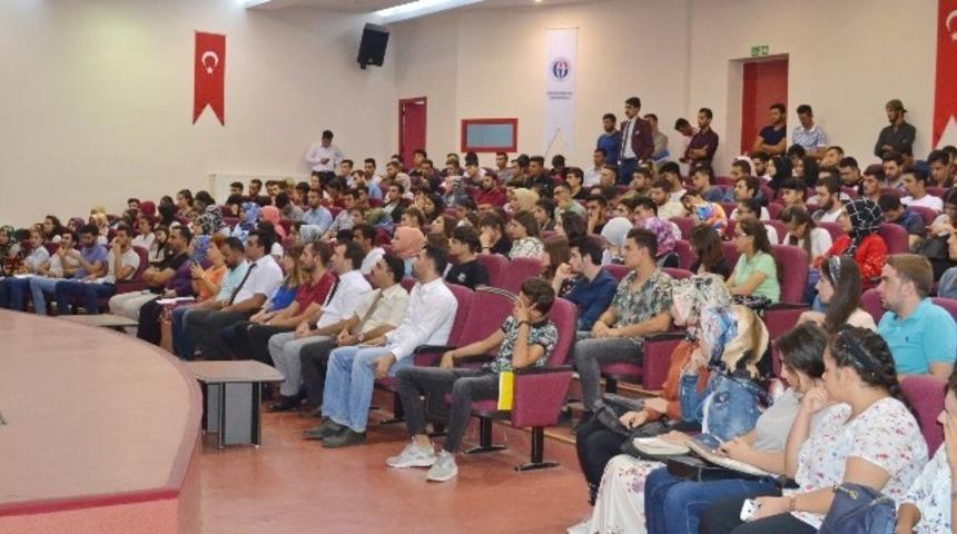 Oğuzeli MYO &ouml;ğrencilerinden kızılaya kan bağışı