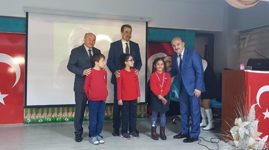 &Ccedil;ocuklara hayvan sevgisi aşılanıyor