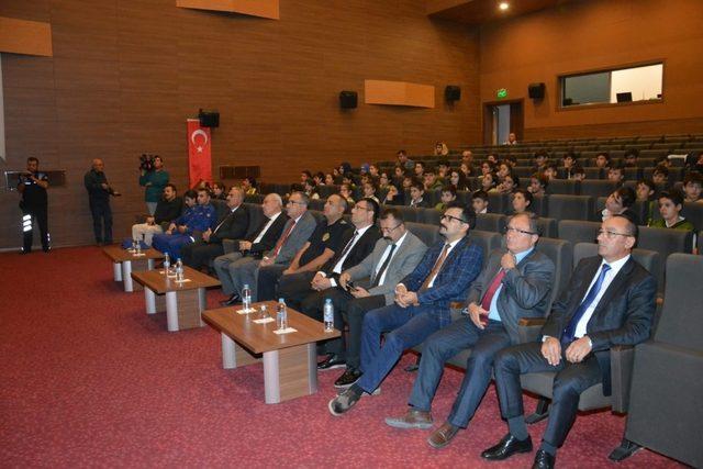 Kırşehir Emniyetinden ’Eğitimli gençlerle aydınlık gelecek’ projesi