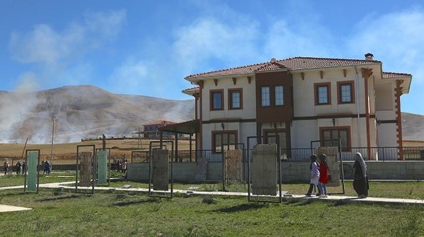 Üniversite öğrencilerinden kültür evine ziyaret