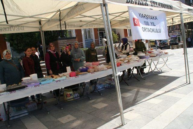 Devrek 100.Yıl Ortaokulundan okul yararına kermes