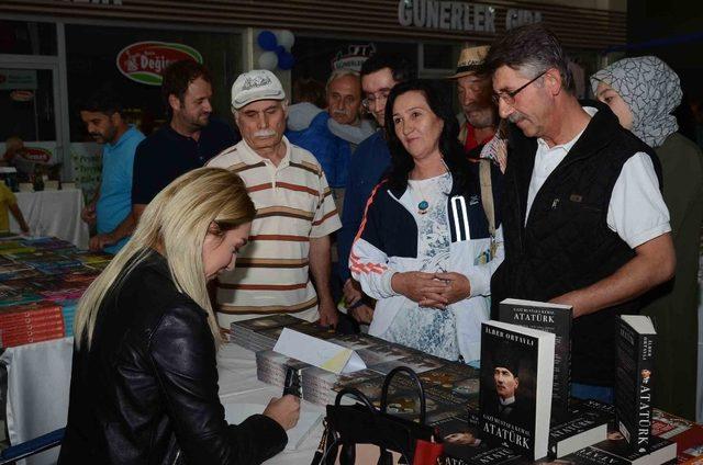 Bozüyük Kitap Günleri hafta sonu da yoğun ilgi gördü