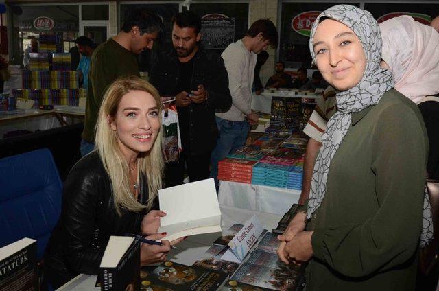 Bozüyük Kitap Günleri hafta sonu da yoğun ilgi gördü