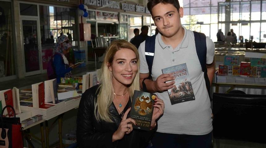 Boz&uuml;y&uuml;k Kitap G&uuml;nleri hafta sonu da yoğun ilgi g&ouml;rd&uuml;