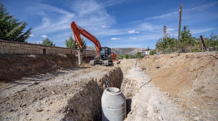 Arapgir&rsquo;e 171 kilometrelik i&ccedil;mesuyu ve kanalizasyon altyapısı