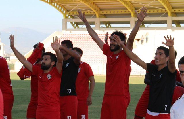 Manavgat Belediyespor 3’te 3 yaptı