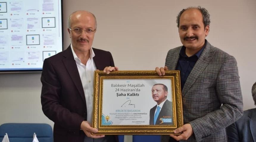 AK Parti’den birlik beraber mesajı