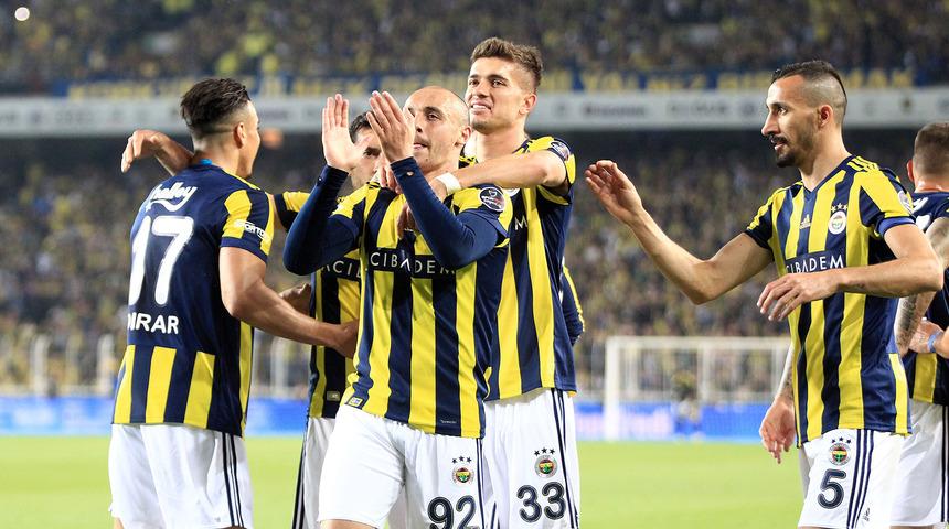 Fenerbah&ccedil;e'nin kamp kadrosu belli oldu: Volkan Demirel, Aatif ve Dirar affedildi